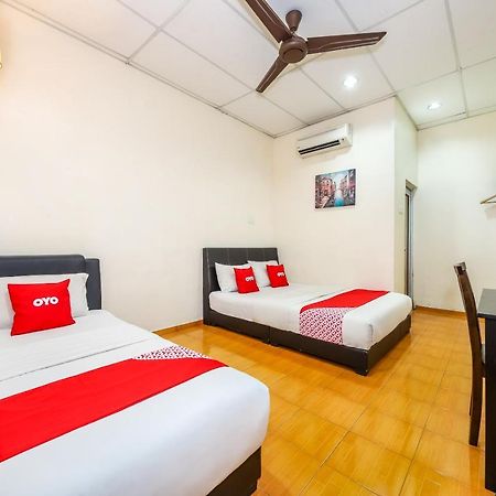 Oyo 89763 Bluewater Hotel Mersing Esterno foto