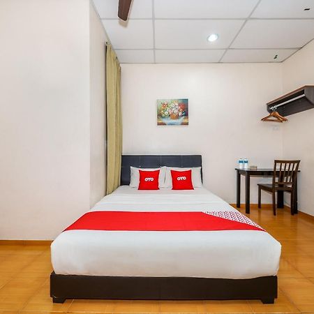 Oyo 89763 Bluewater Hotel Mersing Esterno foto