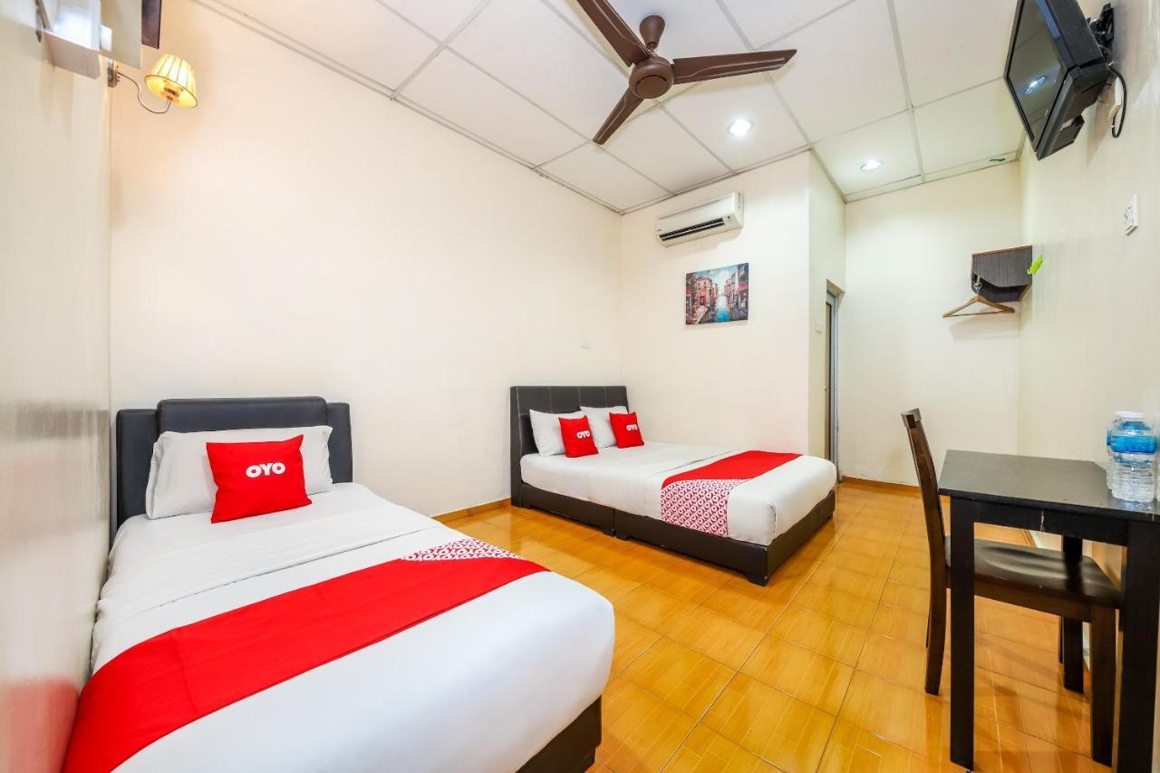 Oyo 89763 Bluewater Hotel Mersing Esterno foto