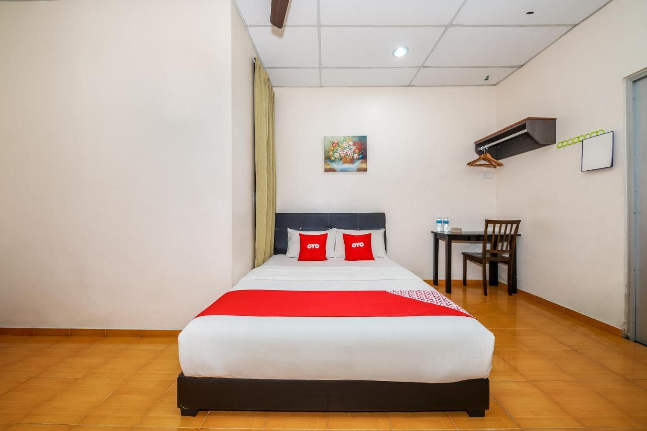 Oyo 89763 Bluewater Hotel Mersing Esterno foto