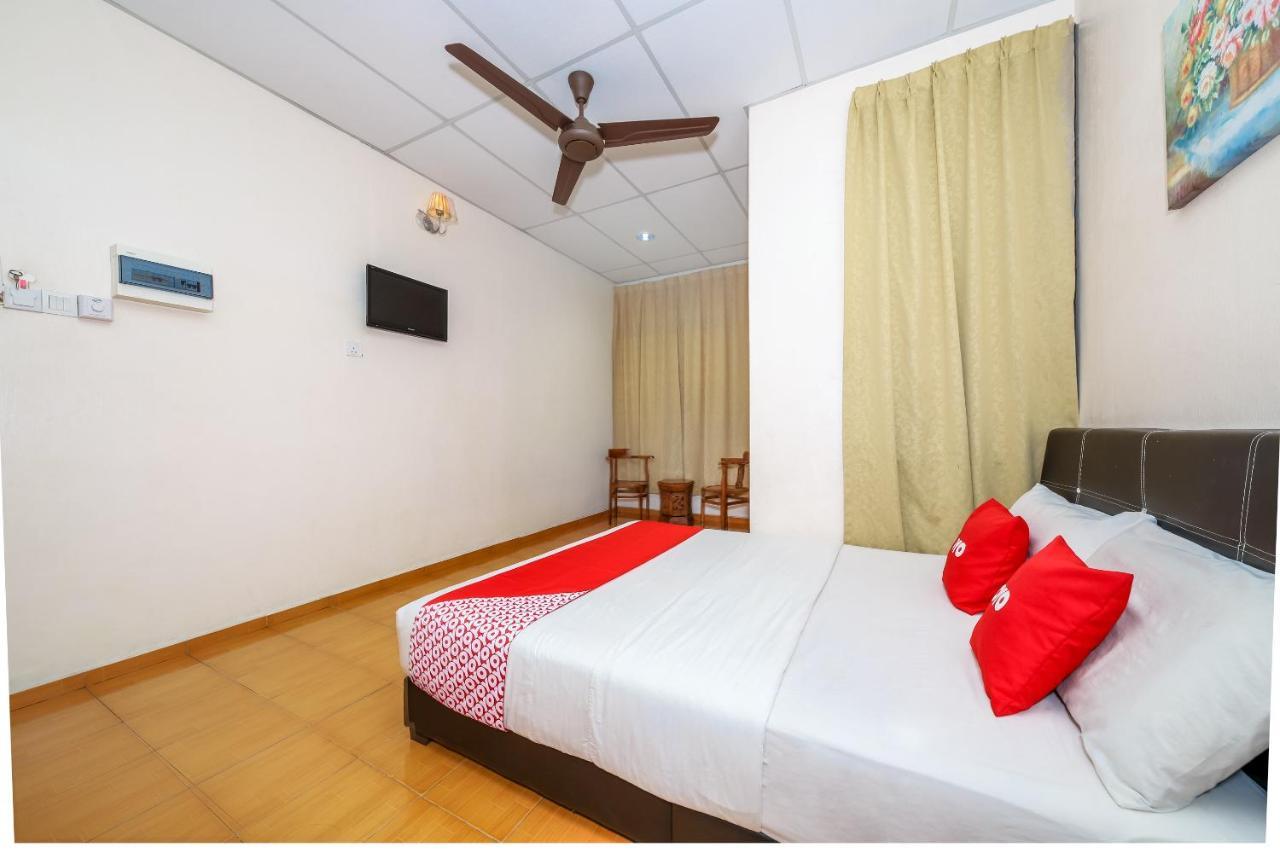 Oyo 89763 Bluewater Hotel Mersing Esterno foto