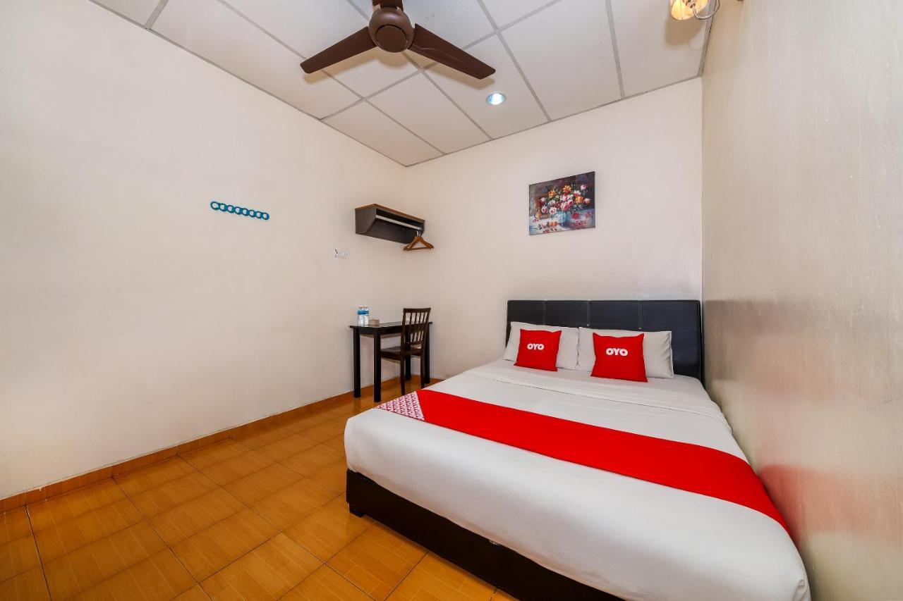 Oyo 89763 Bluewater Hotel Mersing Esterno foto