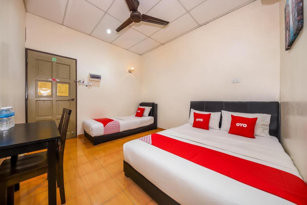 Oyo 89763 Bluewater Hotel Mersing Esterno foto