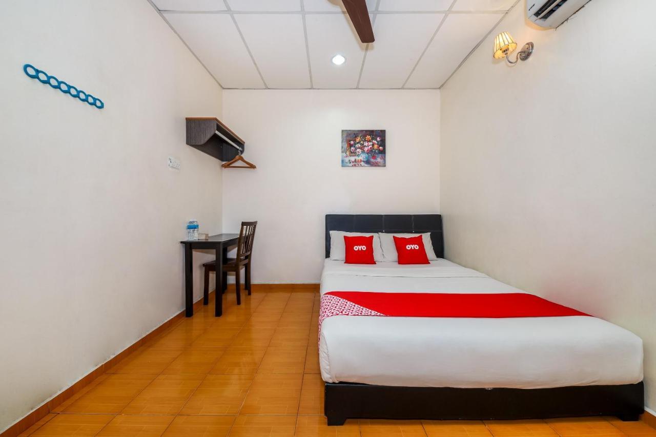 Oyo 89763 Bluewater Hotel Mersing Esterno foto