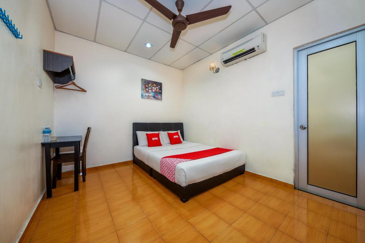 Oyo 89763 Bluewater Hotel Mersing Esterno foto