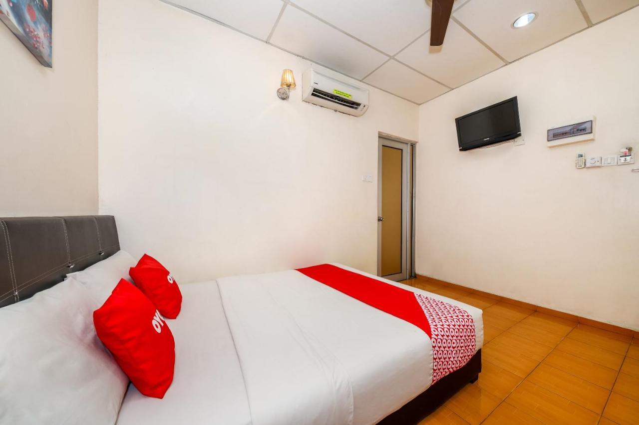 Oyo 89763 Bluewater Hotel Mersing Esterno foto
