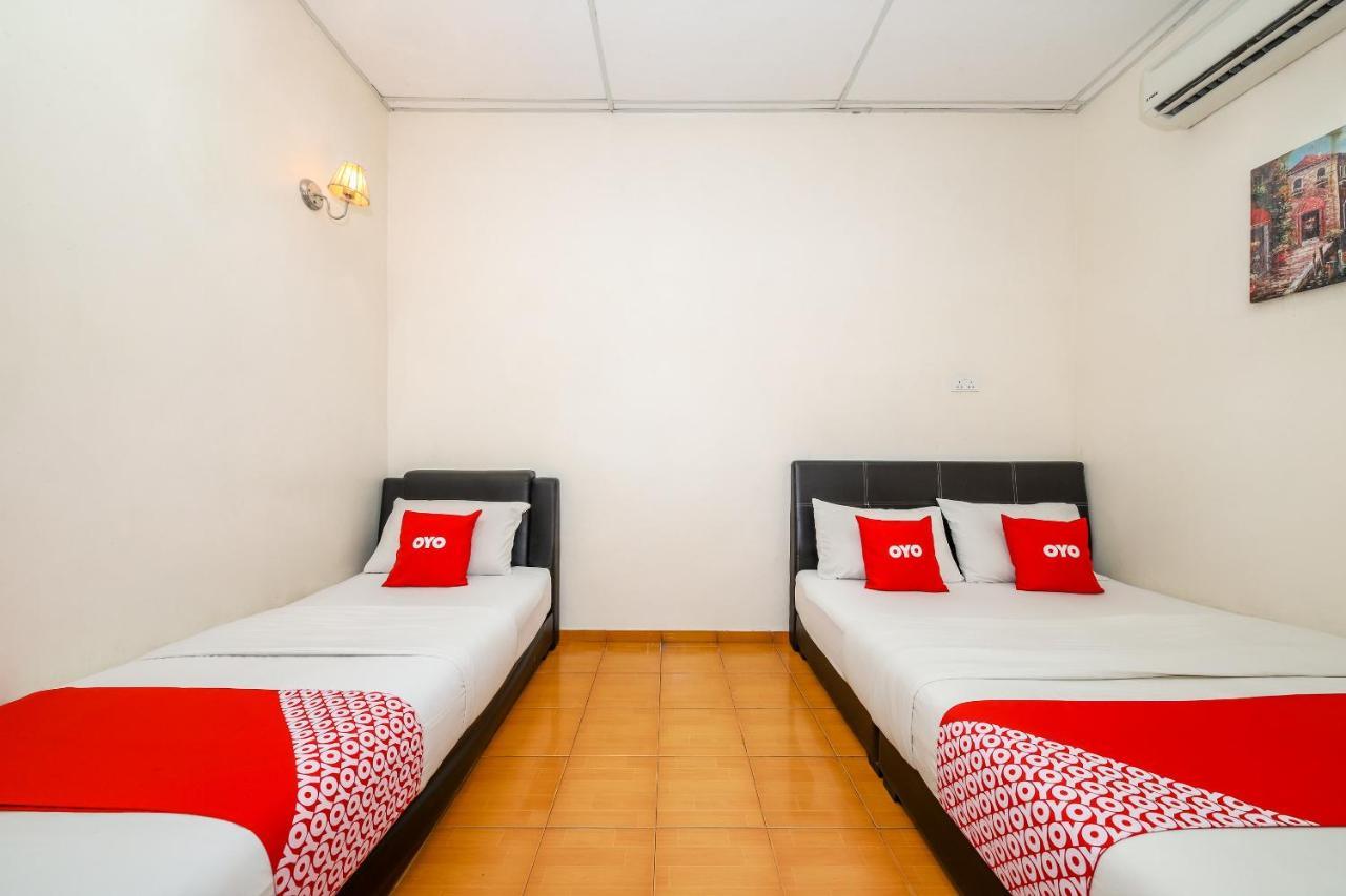 Oyo 89763 Bluewater Hotel Mersing Esterno foto
