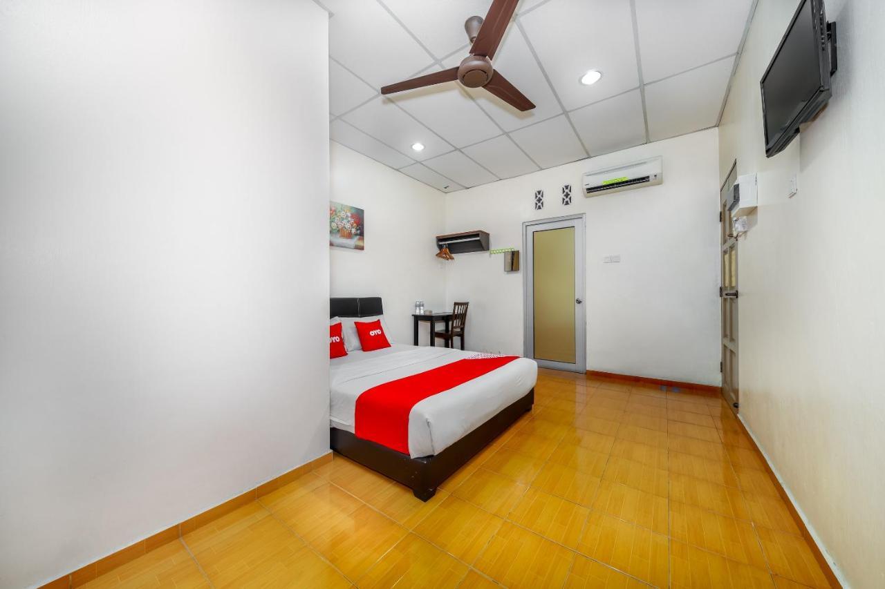 Oyo 89763 Bluewater Hotel Mersing Esterno foto