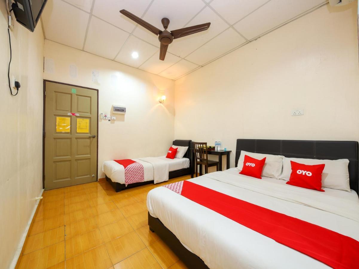 Oyo 89763 Bluewater Hotel Mersing Esterno foto