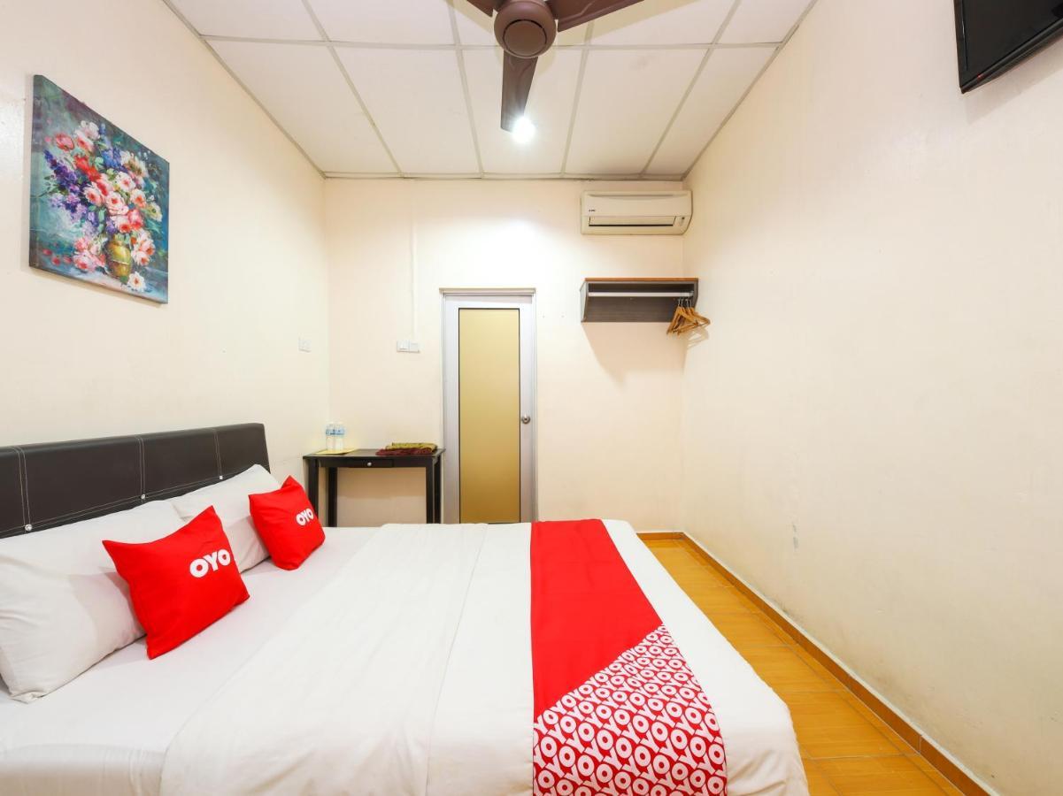 Oyo 89763 Bluewater Hotel Mersing Esterno foto
