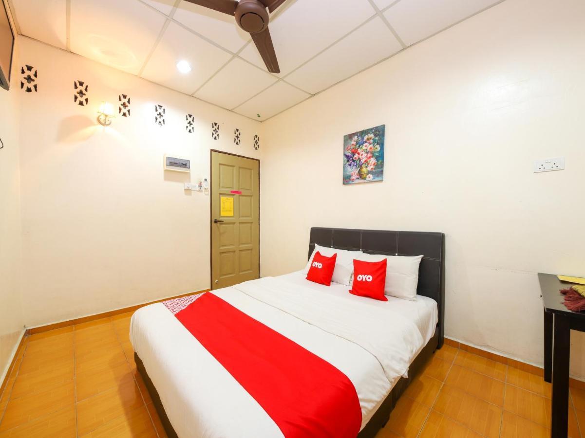 Oyo 89763 Bluewater Hotel Mersing Esterno foto