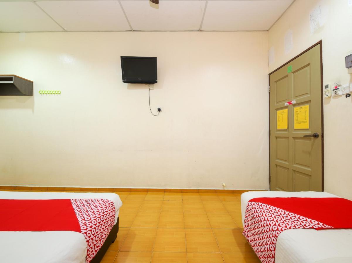 Oyo 89763 Bluewater Hotel Mersing Esterno foto