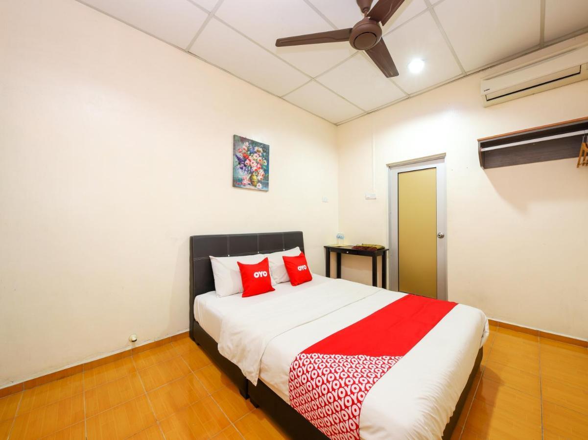 Oyo 89763 Bluewater Hotel Mersing Esterno foto